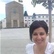 Insegnante certificata di Hatha Yoga e Yoga Posturale impartisce lezioni private on line per migliorare la postura e raggiungere benessere nel corpo e nella mente